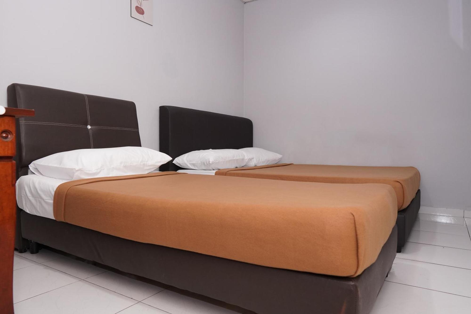 Hotel Sixty Nine Johor Bahru Exterior photo